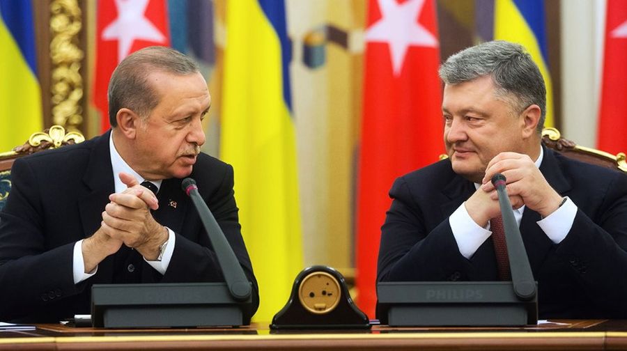 Порошенко поздравил Эрдогана с победой на выборах